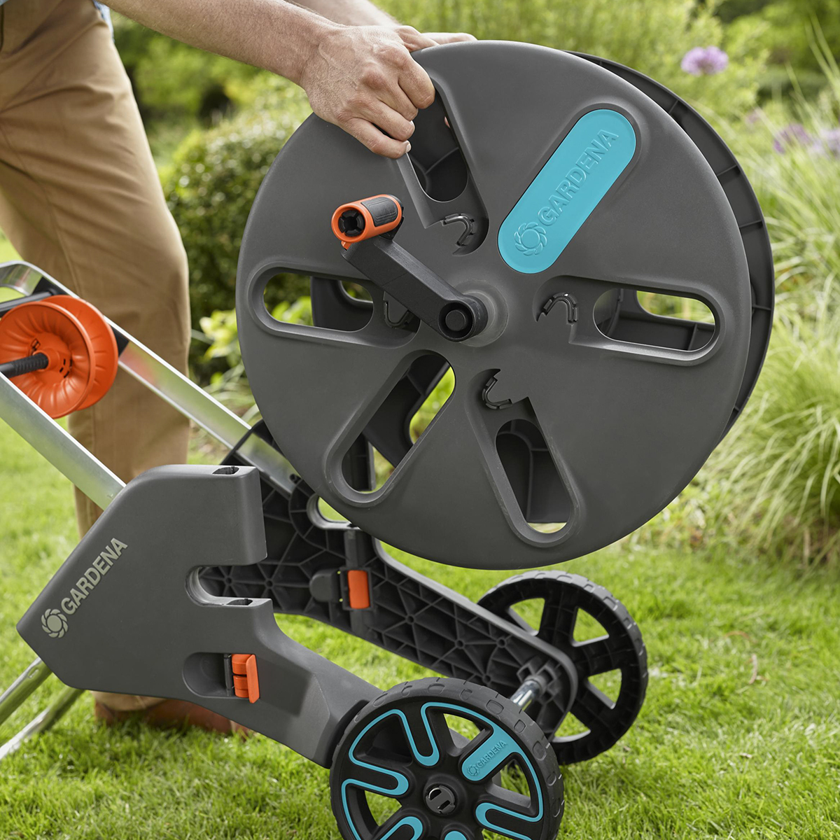 Тележка "cleverroll l easy" с шлангом "classic" 25 м, комплект для полива "gardena" 18522-32.000.00