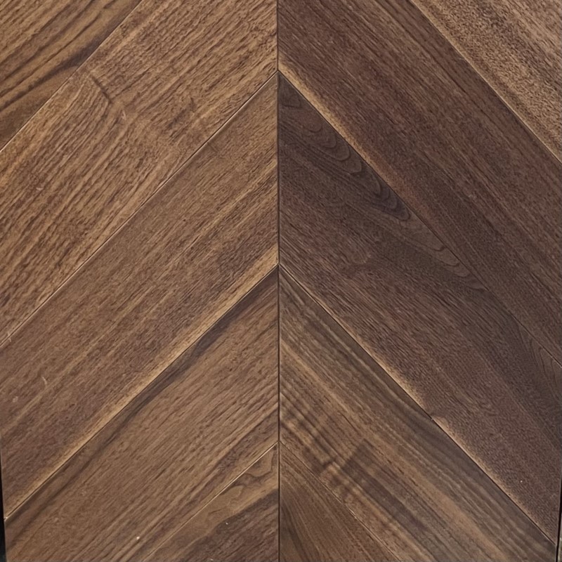 CROWNWOOD EXOTIC ONE Французская елка 45° 2-х слойная Орех Американский Натуральный Селект лак 470 х 125 х 12 / 0.94 м2
