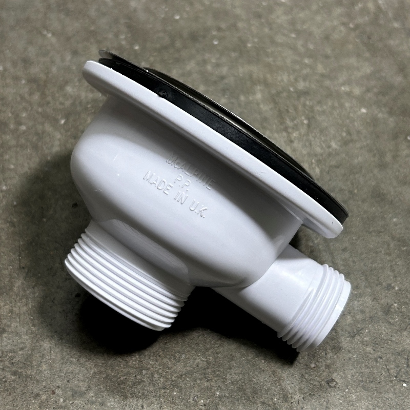 Слив-перелив McALPINE для раковины L=235 х 25 мм, 113 мм реш. (металл), выход 1 1/2", хром