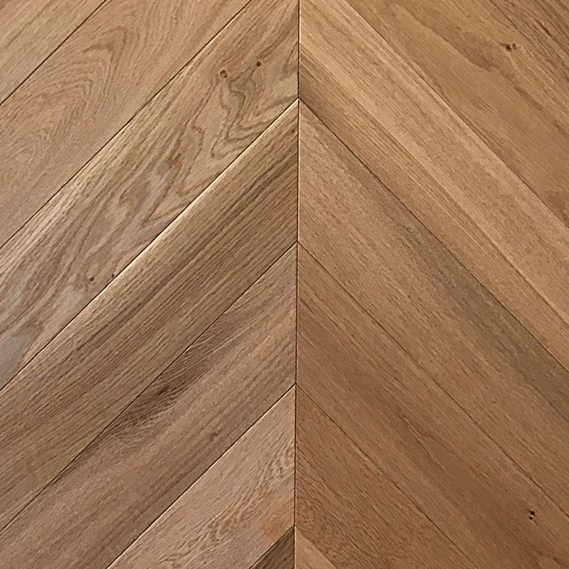 Wood Bee Chevron Дуб Натур браш матовый Natur Brush, UV-лак gloss 5-9% (правая)