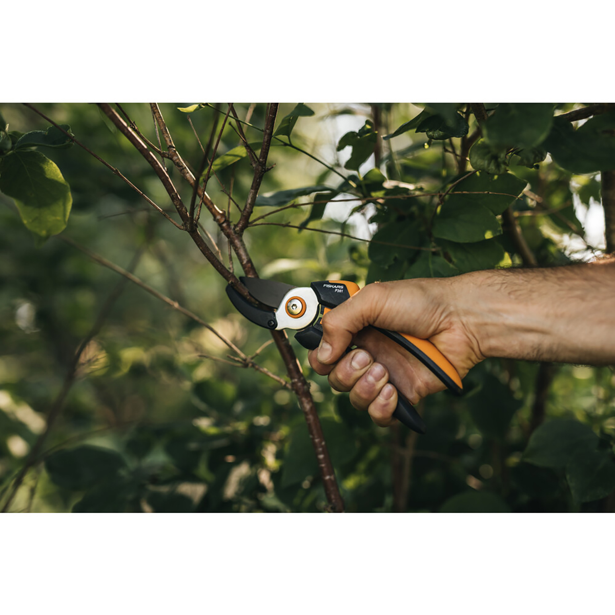 Секатор контактный "solid" p361 (1/4/16) "fiskars" 1057165