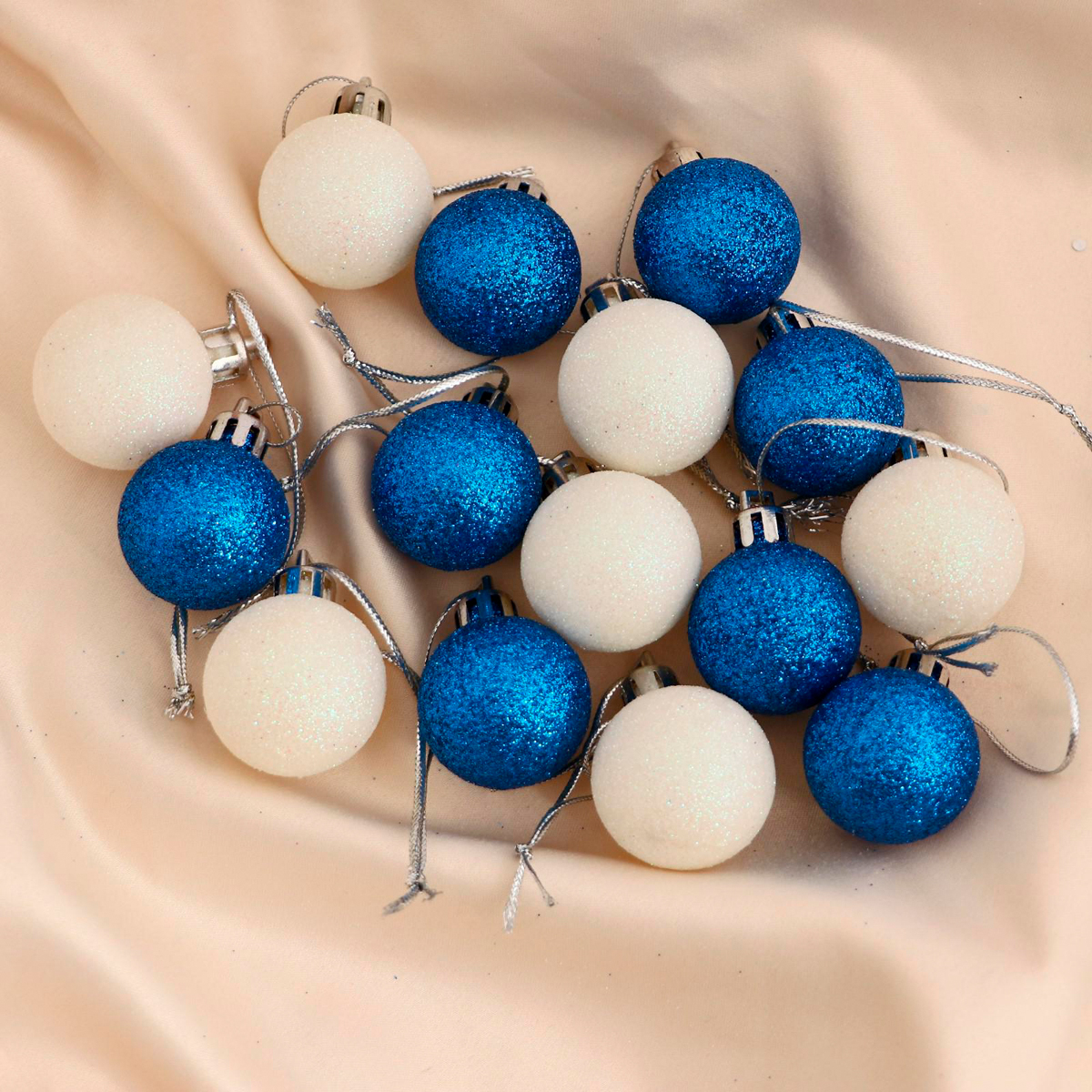 Шары новогодние d-3 см (набор 15 шт.) "блеск" белый и синий "зимнее волшебство" 2122474