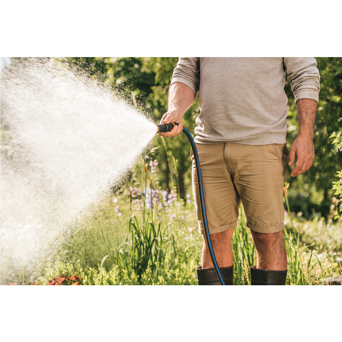 Пистолет-распылитель регулируемый (1/8) "fiskars" 1027088