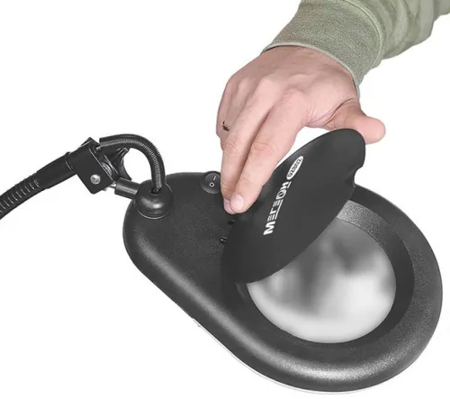 Лупа-лампа МЕГЕОН бестеневая (02802)