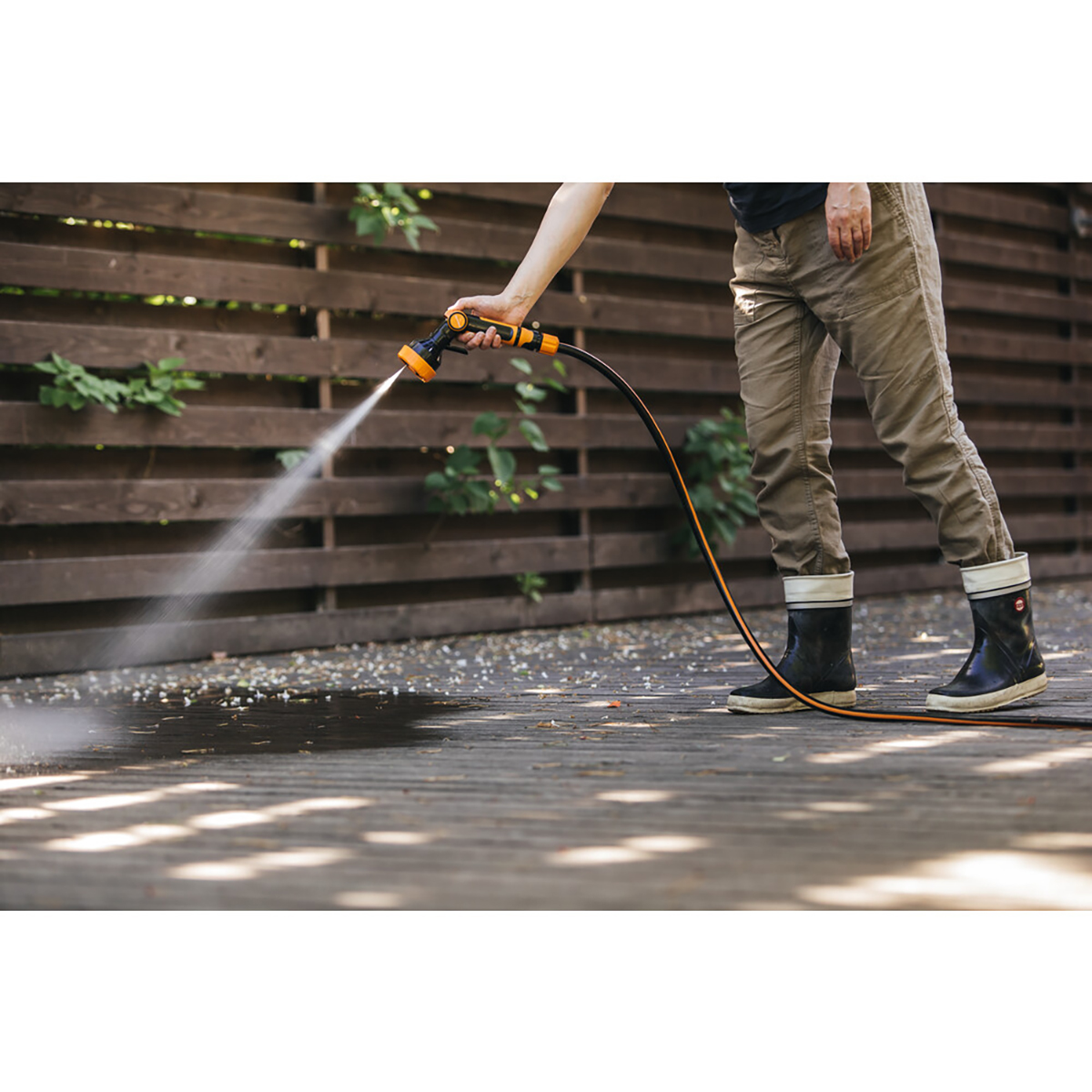 Пистолет-распылитель регулируемый 4 режима (1/8) "fiskars" 1020446