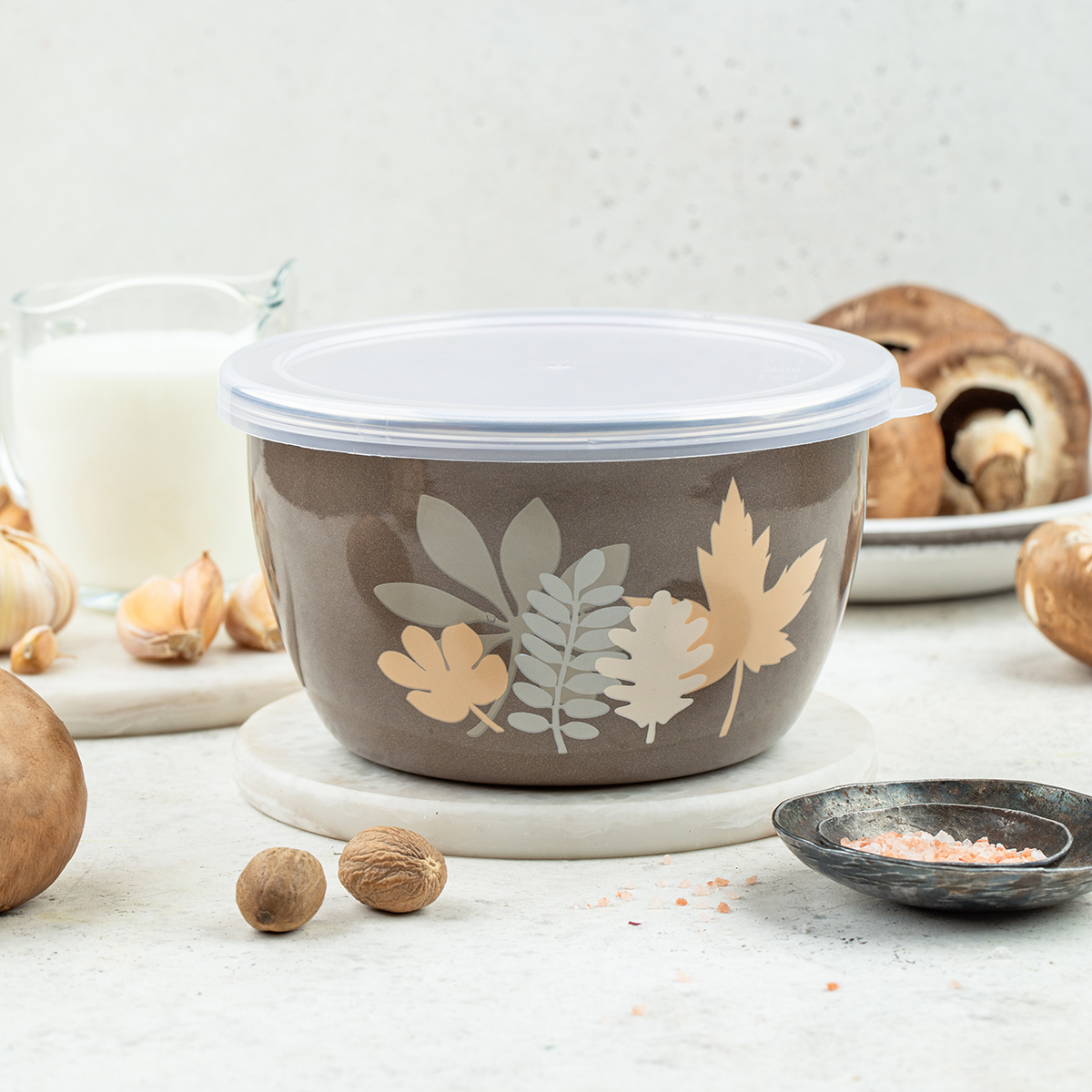 Миска эмалиров. "осенняя соната" 1,1 л, 14 см пласт. крышка (1/6) "metrot"