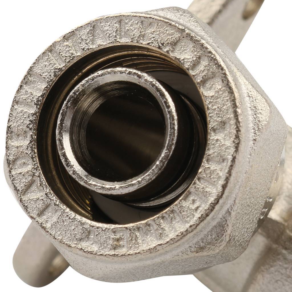 Угол настенный с креплением 16 х 1/2'' ВР обжим TIEMME для металлопласта