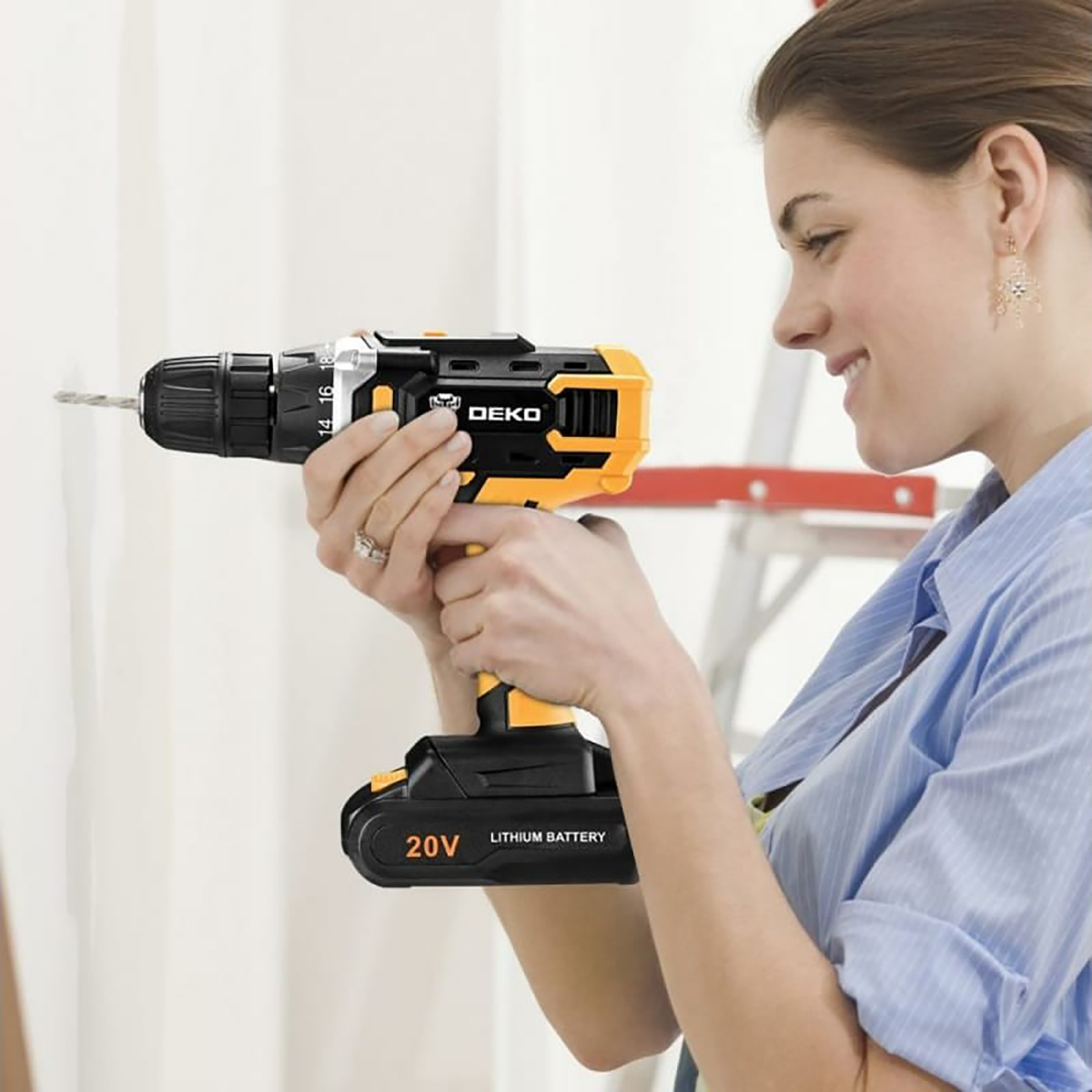 Дрель-шуруповерт аккум. dkcd20fu-li с набором инструментов 63 предм., 2 аккум. "deko" 063-4103