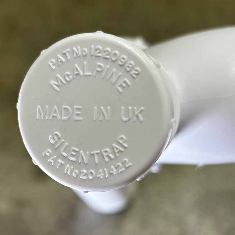 Сифон McALPINE трубный S-образный 1 1/2" х 40 мм без вып. с вент. клапаном, выход 40 мм