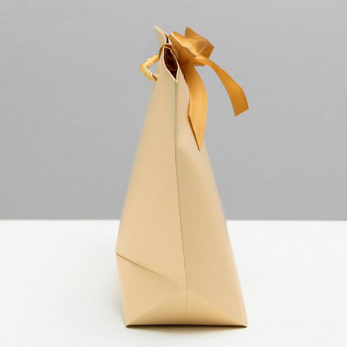 Пакет подарочный "present" 28*20*9 см (1/230) "дарите счастье" 4785003