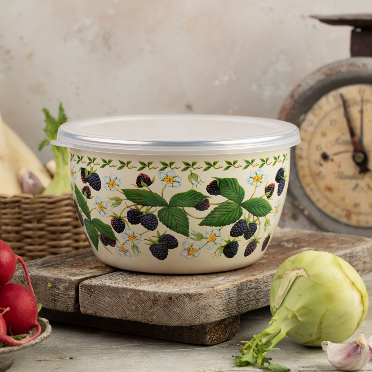 Миска эмалиров. "ежевика" 1,1 л, 14 см пласт. крышка (1/6) "metrot"