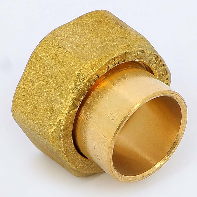 Муфта 18 x 3/4" с накидной гайкой ВР уплотнение под конус VIEGA пайка