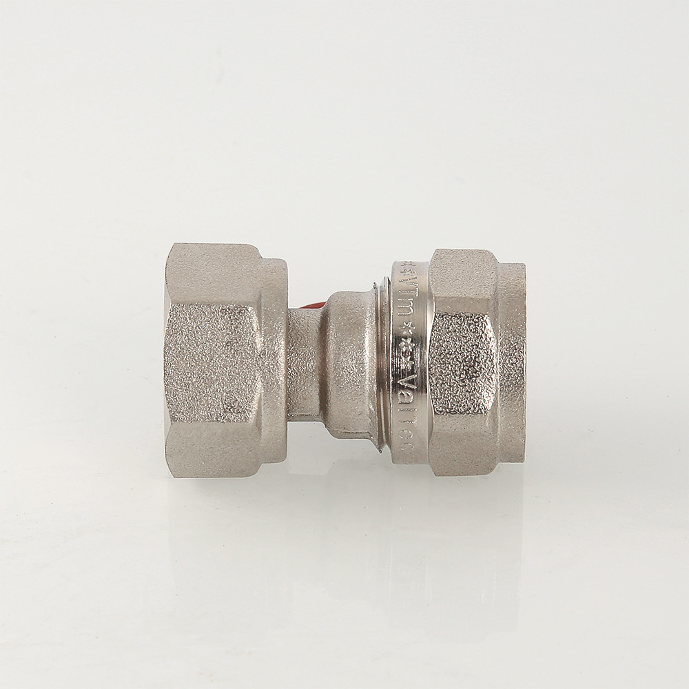 Муфта с накидной гайкой для металлополимерных труб 16 мм х 1/2" VALTEC