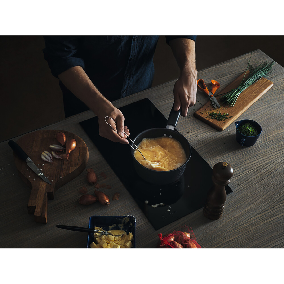 Ковш "hard face" 1,8 л, с крышкой (1/4) "fiskars" 1052226