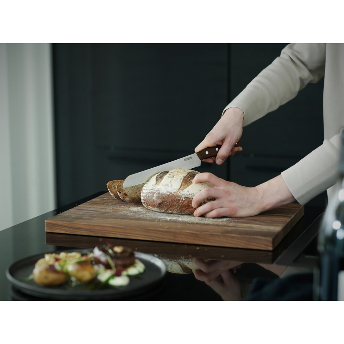 Нож для хлеба "norr" 21 см (1/4) "fiskars" 1016480