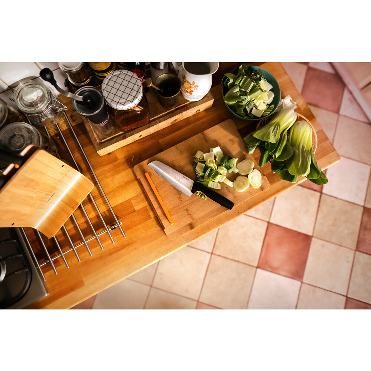 Нож поварской азиатский "functional form" 16 см (1/6) "fiskars" 1057536