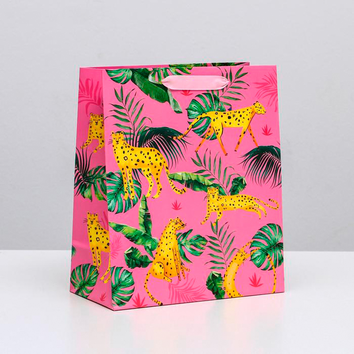 Пакет подарочный ламинир. "гепард" 23*27*11,5 см (1/6/240) "дарите счастье" 4725115