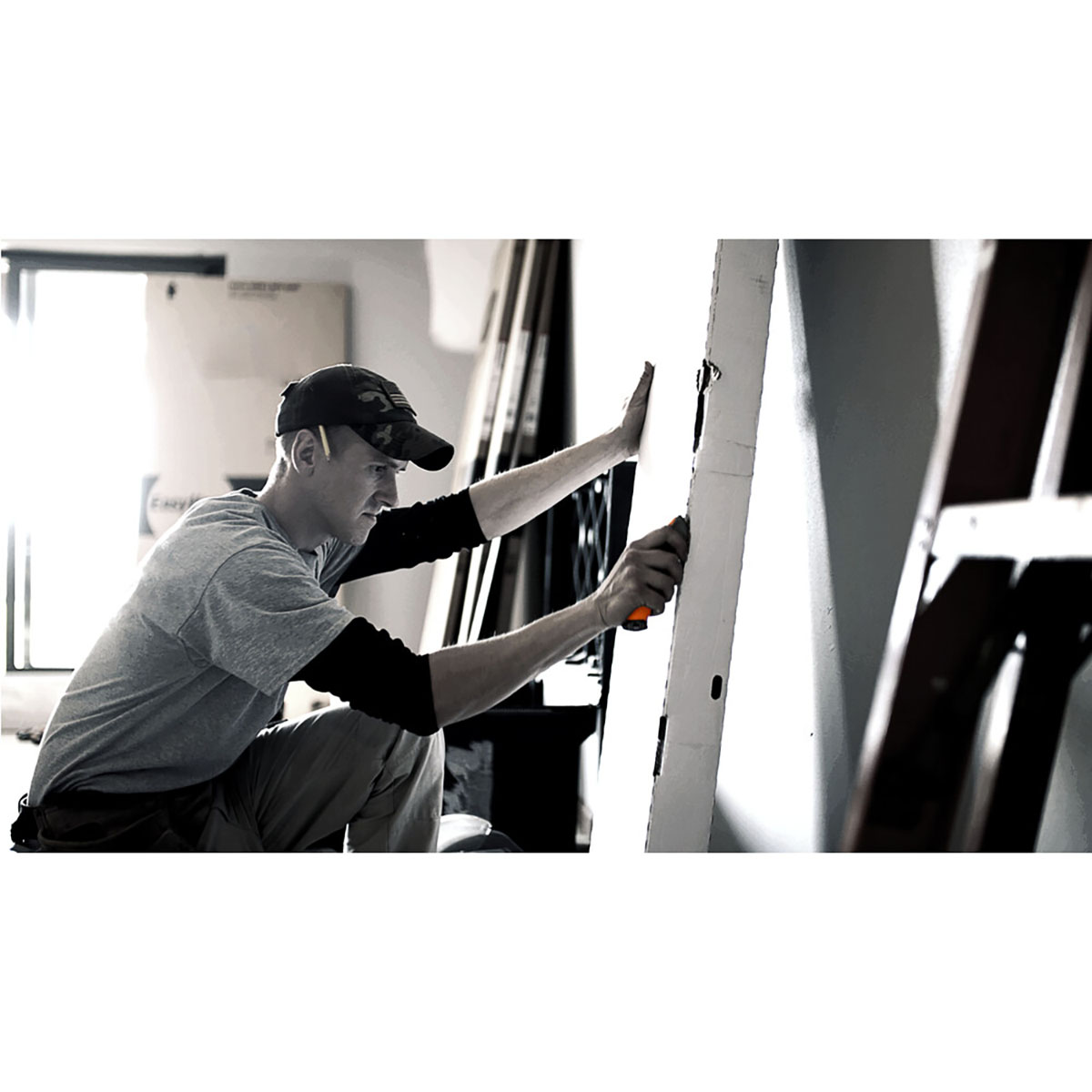 Нож с выдвижным лезвием "carbonmax" (1/6) "fiskars" 1027223