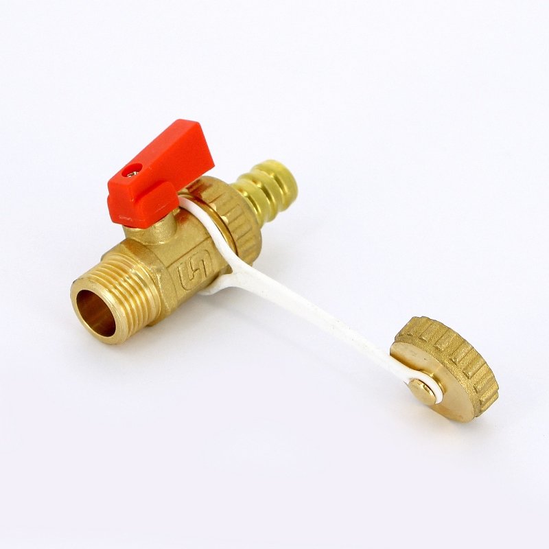 Кран шаровый UNI-FITT НН 1/2"x3/4" латнунь, сливной со штуцером и заглушкой, флажок красный пластик