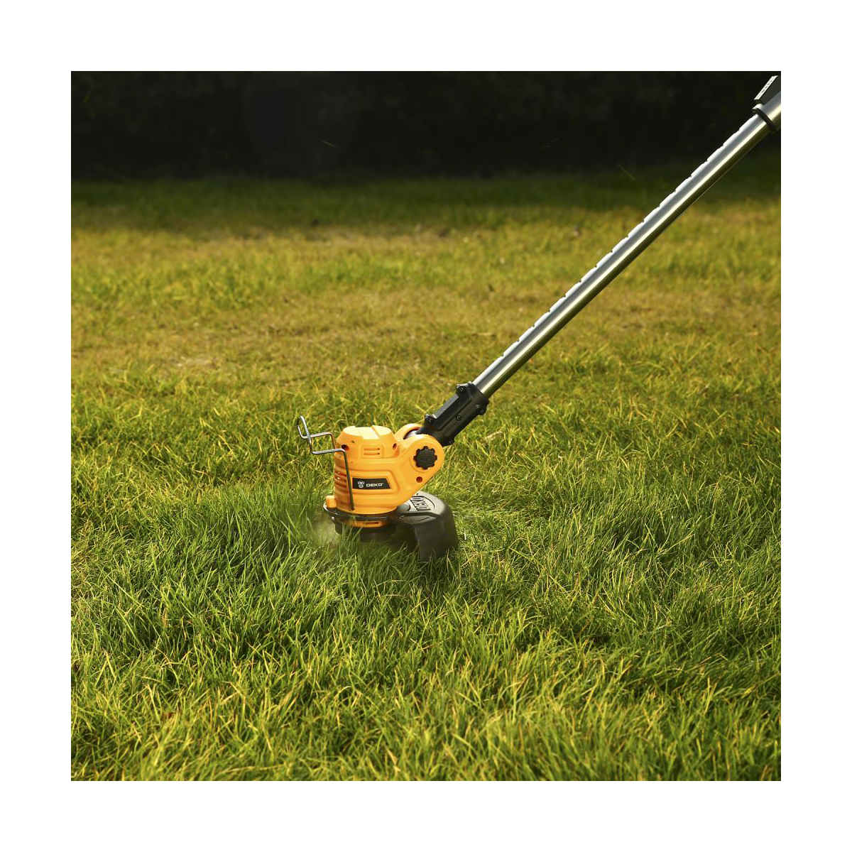 Триммер аккум. dktr12 (аккум. 2 шт.) (1) "deko" 063-4238