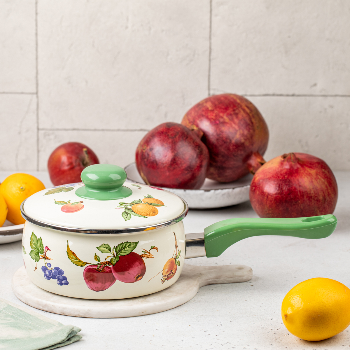 Ковш эмалиров. "фрукты" 1,85 л, 16 см металл. крышка (1/6) "metrot"