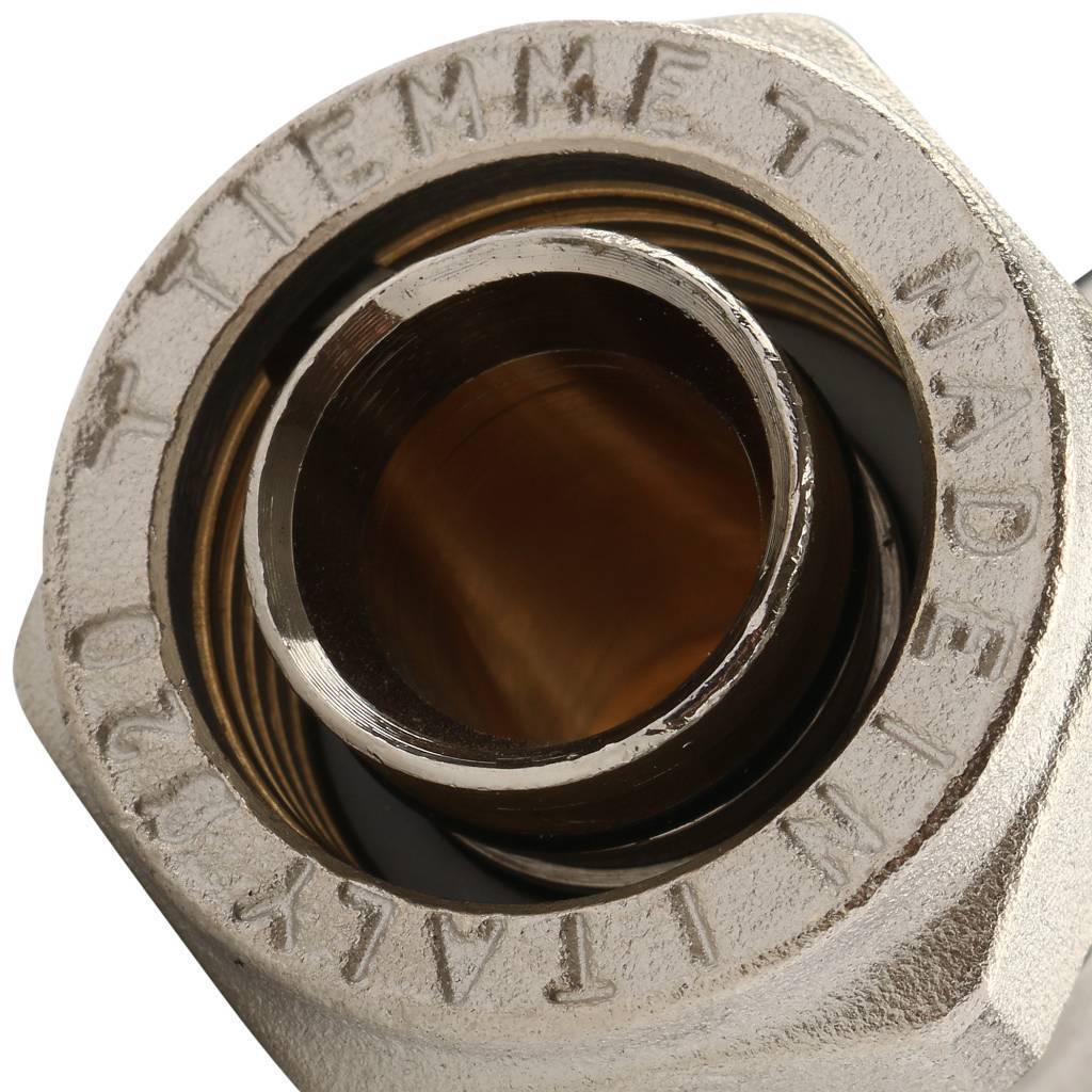 Угол настенный с креплением 20 х 1/2'' ВР обжим TIEMME для металлопласта