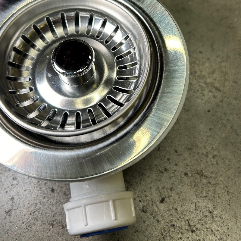 Слив-перелив McALPINE для раковины L=235 х 25 мм, круглое отв., 113 мм реш., выход 1 1/2", хром