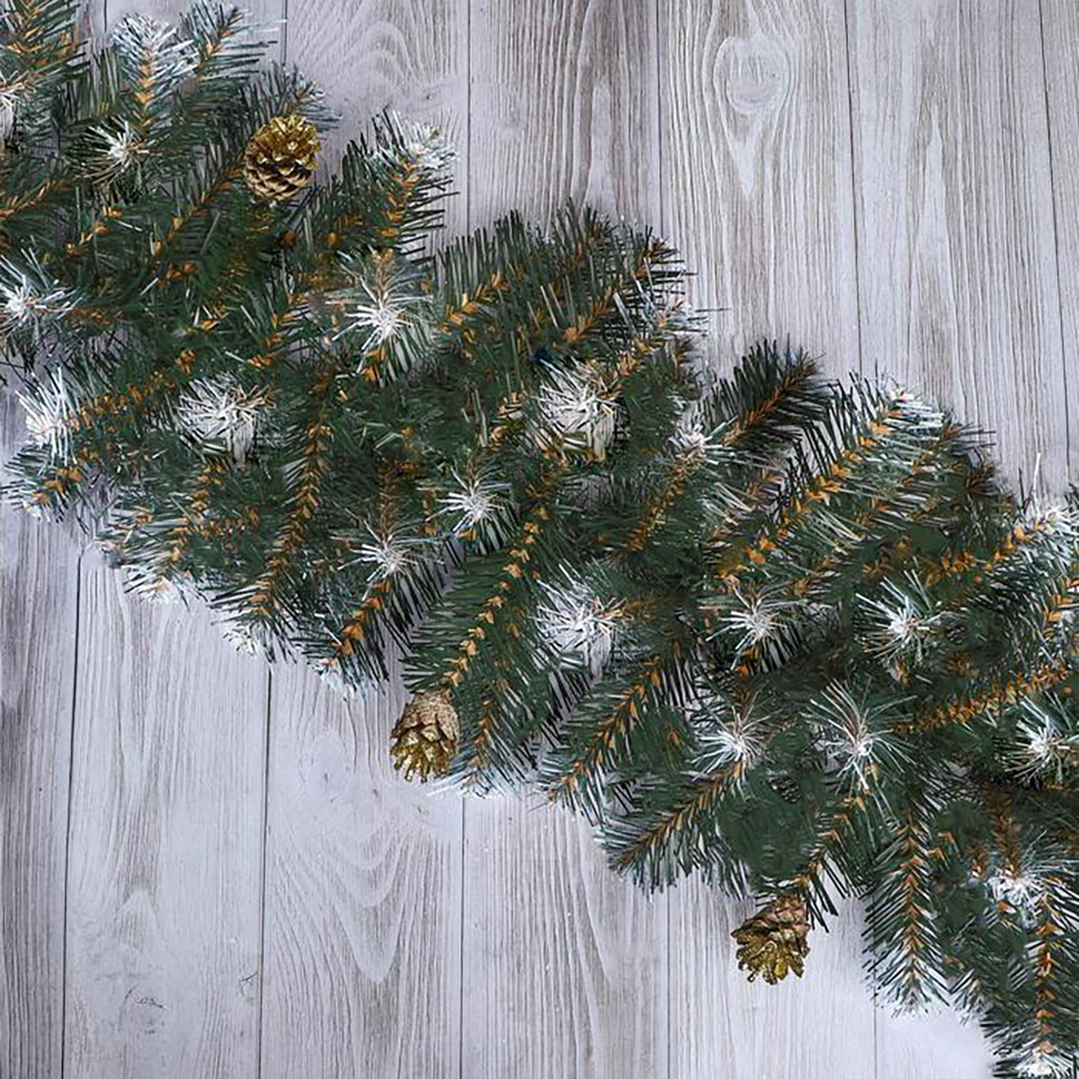 Гирлянда хвойная "зимняя сказка" с золотистыми шишками 2,7 м  d-32 см (зеленая) "елкиторг" 7092483