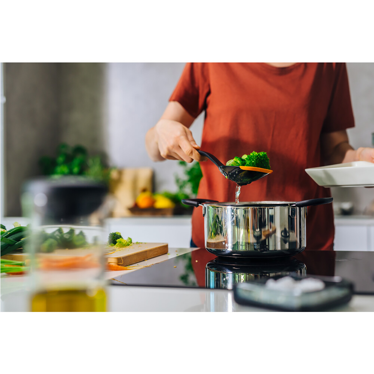 Кастрюля "functional form" 5 л, с крышкой (1/4) "fiskars" 1026578