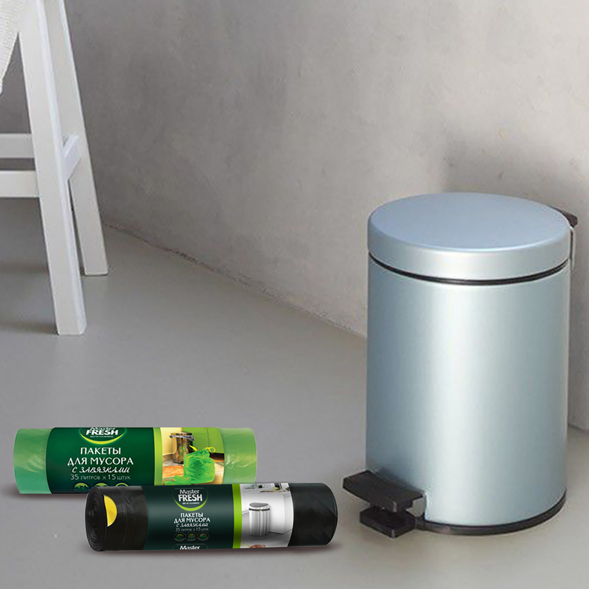Пакеты для мусора с завязками 35 л рулон 15 шт. (зеленые) 14 мкм (1/25) "master fresh"