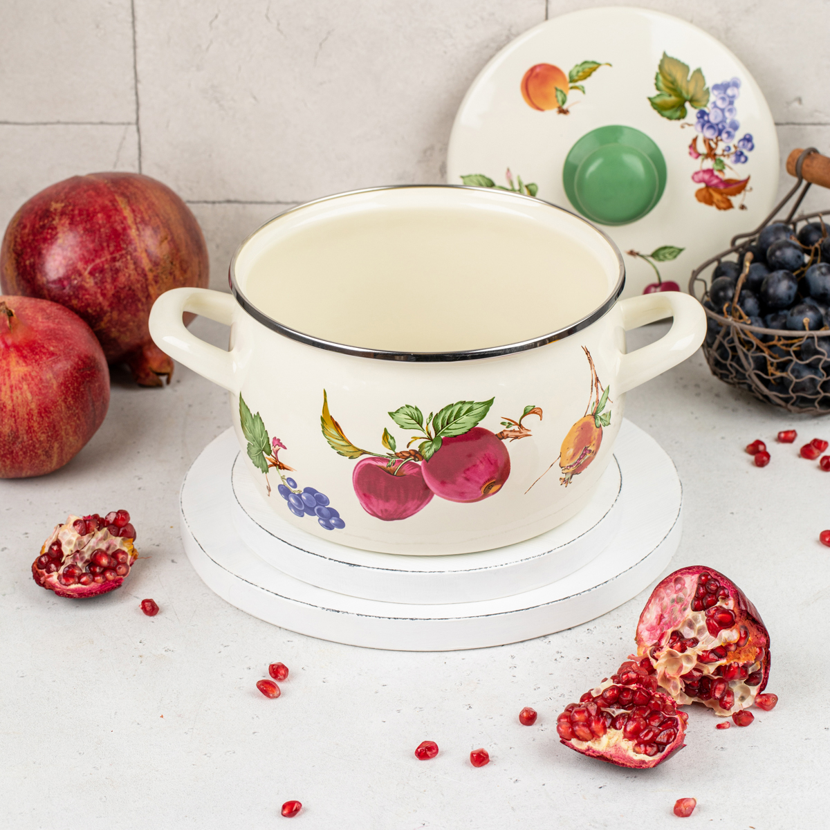 Кастрюля эмалиров. "фрукты" 3 л, 18 см металл. крышка (1/6) "metrot"