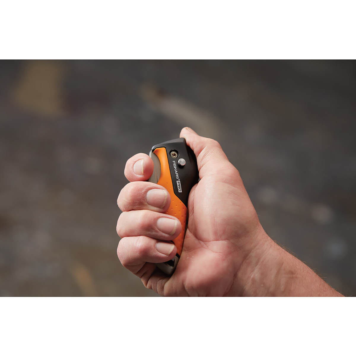 Нож складной "carbonmax" (1/6) "fiskars" 1027224