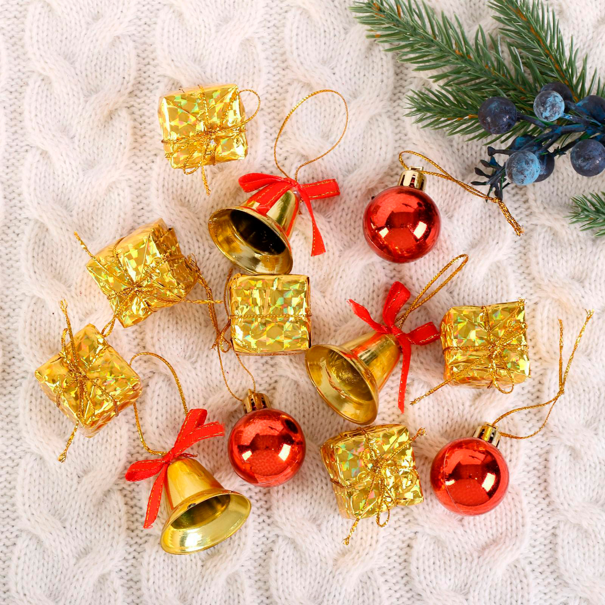 Набор елочных украшений 12 шт. "лючия" (6 подарков, 3 шарика, 3 колокольчика) 825936