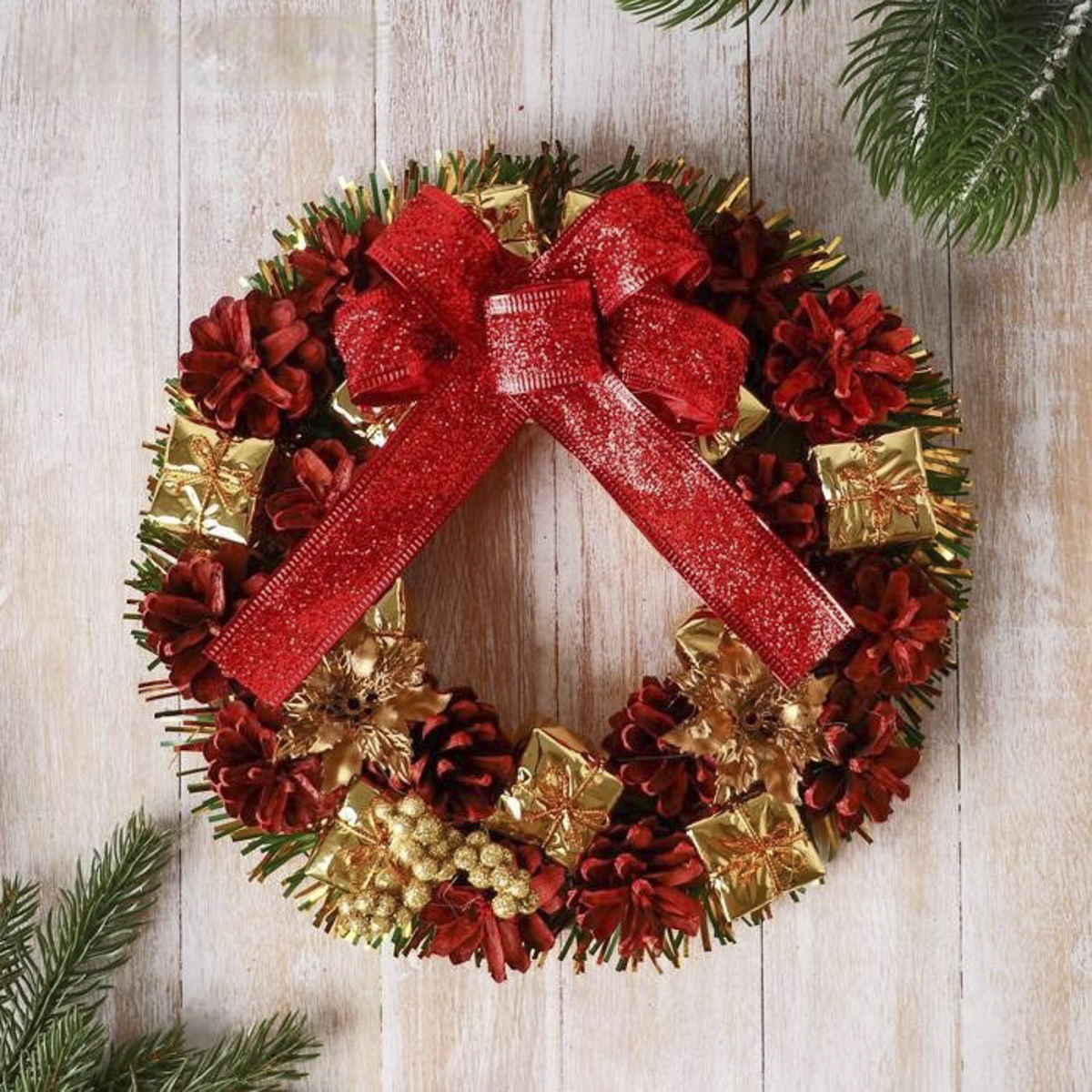 Венок новогодний "бант, шишки и подарки" d-22 см (1/90) "зимнее волшебство" 2372208