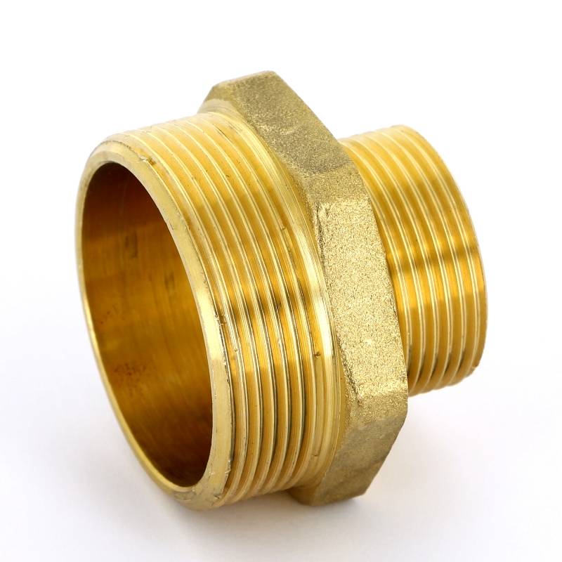 Ниппель редукция 1"1/2 x 1" (НР) латунь UNI-FITT