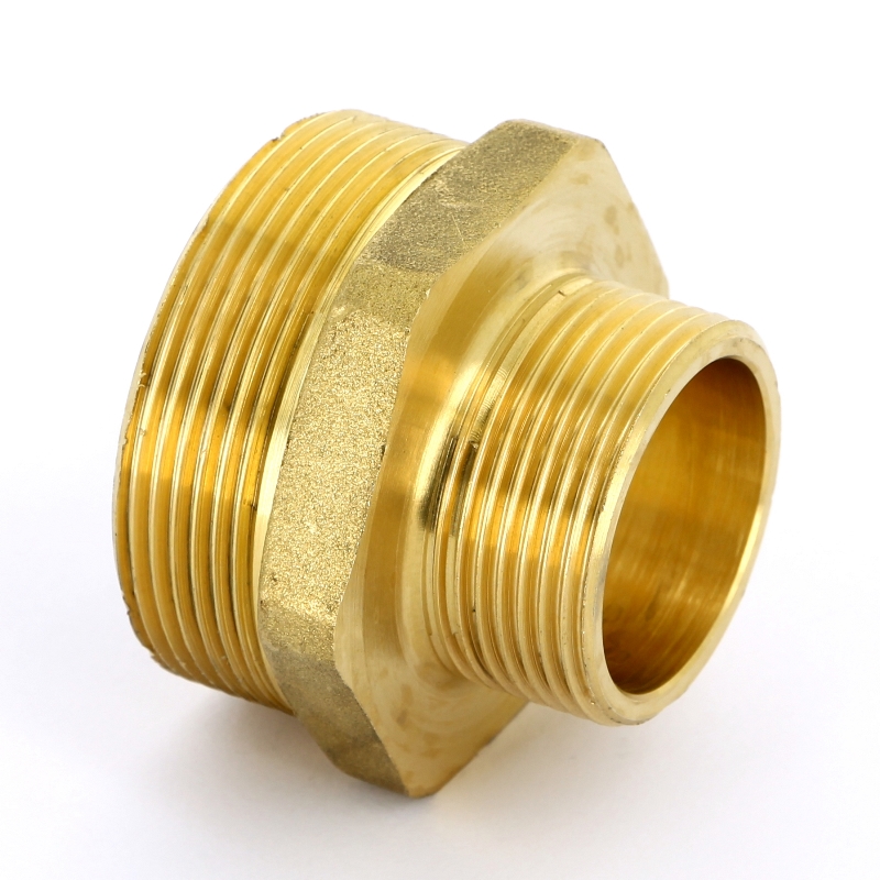 Ниппель редукция 1"1/2 x 1" (НР) латунь UNI-FITT