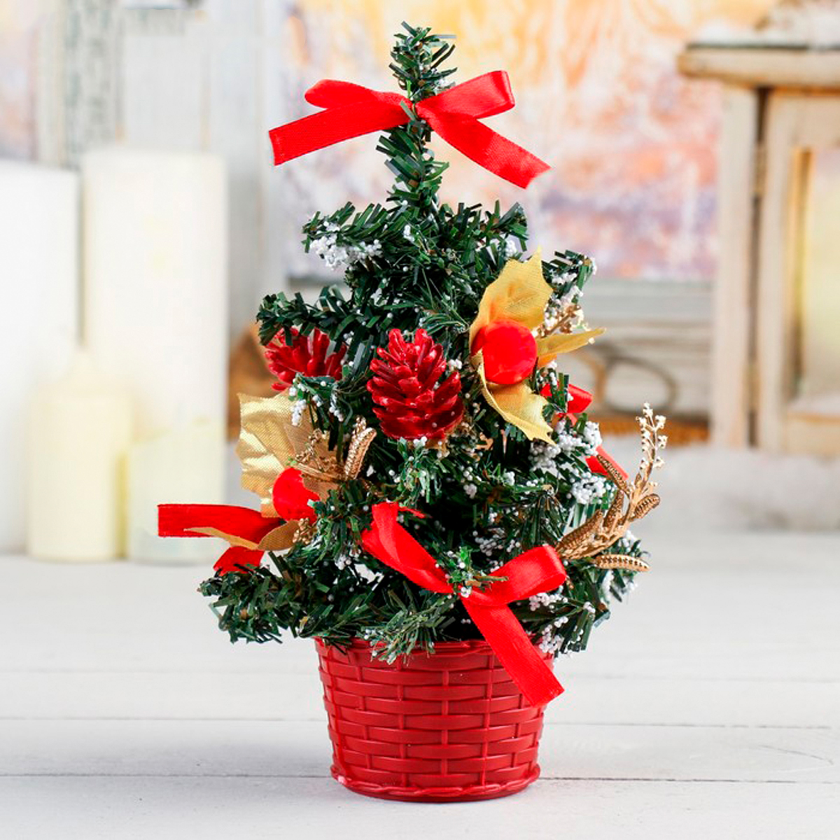 Ель декор. 20 см (зеленая, украшения красные) "зимнее волшебство" 819239