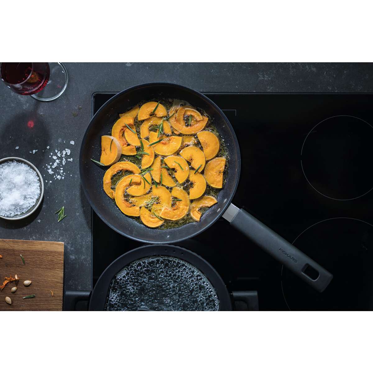 Сковорода антипригарн. "hard face" 26 см (1/6) "fiskars" 1052223