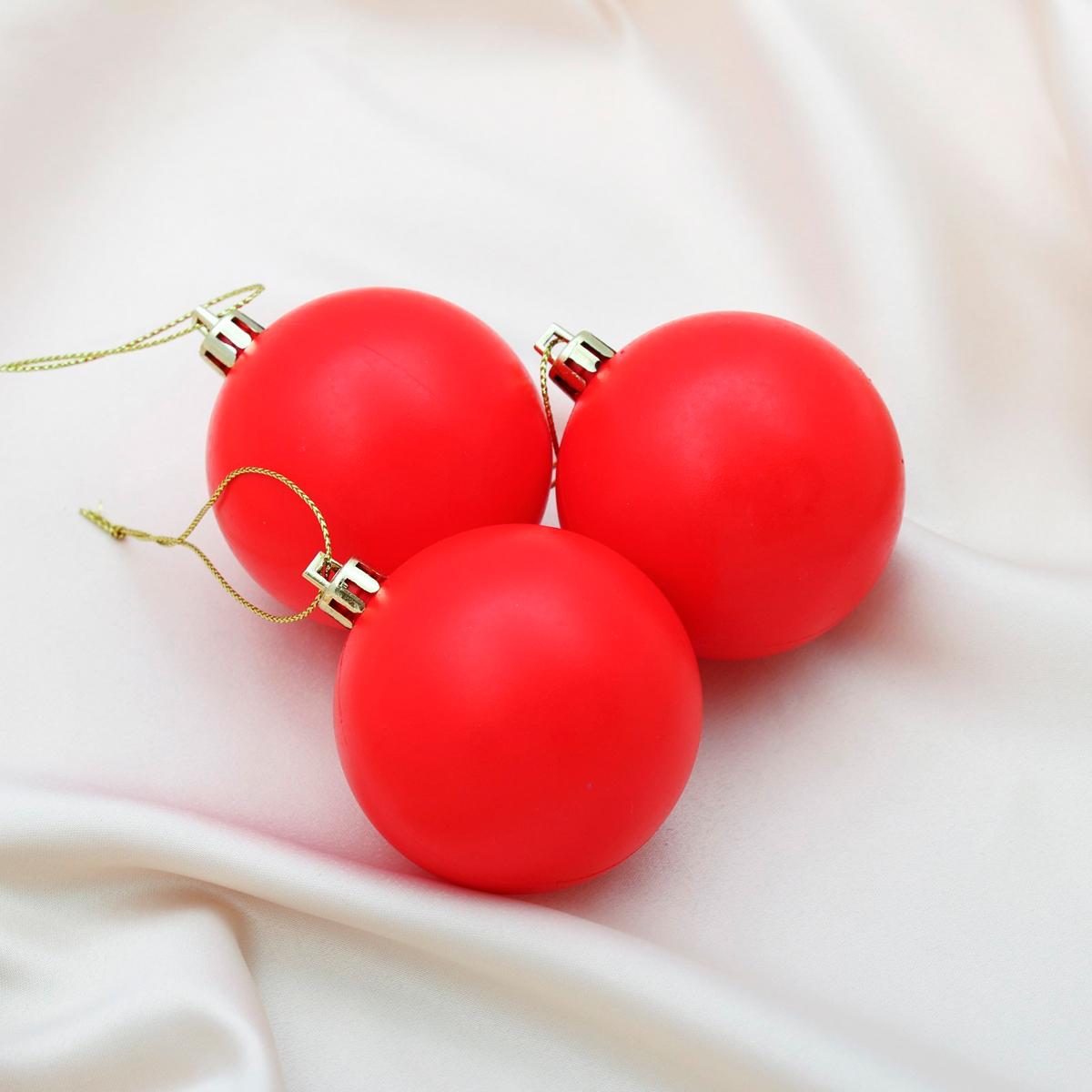 Шары новогодние d-5,5 см (набор 3 шт.) матовый красный "зимнее волшебство" 4298870