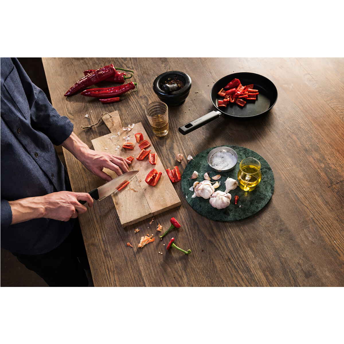 Нож поварской "hard edge" 17,2 см (1/5) "fiskars" 1051748