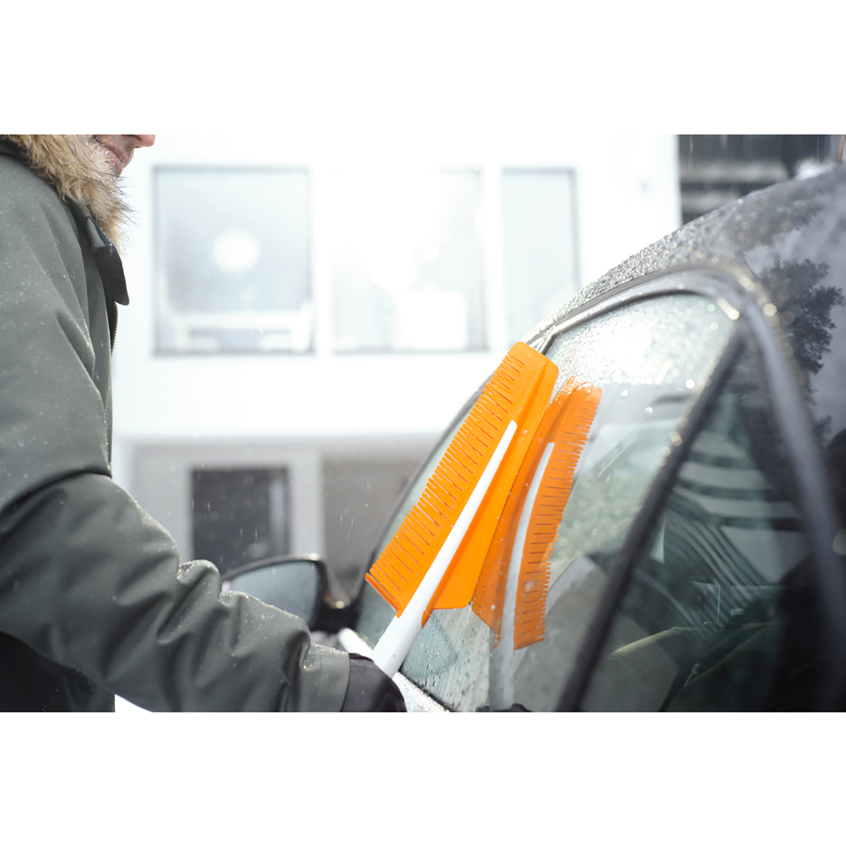 Автощетка-скребок "snowxpert" 95 х 92 х 670 мм (1/6/18) "fiskars" 1019352