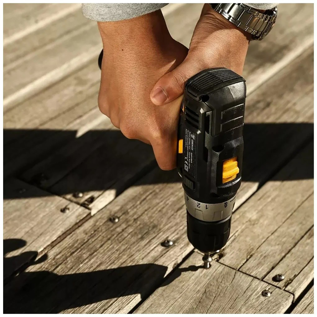 Дрель-шуруповерт аккум. gcd12du3 с набором инструментов 104 предм., 2 аккум. (1) "deko" 063-4133