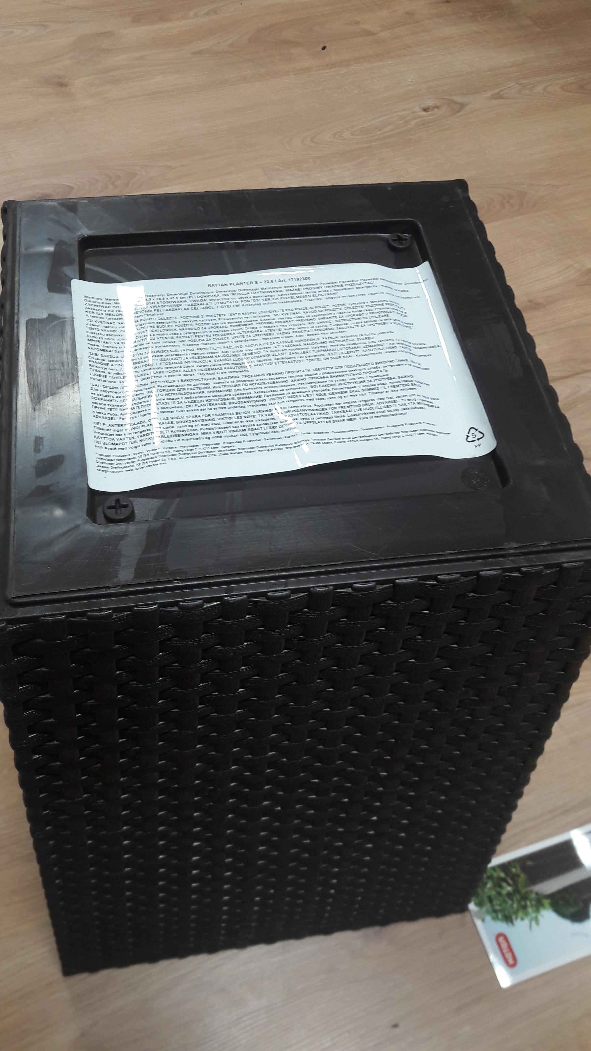 Кашпо под ротанг S