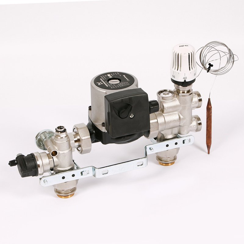 Группа автономной циркуляции UNI-FITT SOLOMIX 1" c насосом GRUNDFOS UPSO 25-65 130