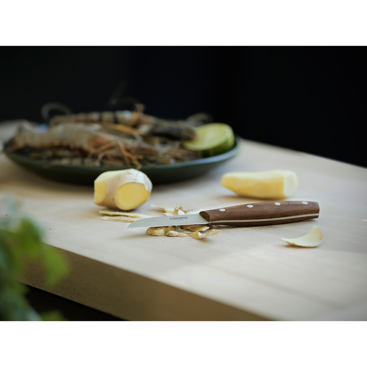 Нож для овощей "norr"  7 см (1/4) "fiskars" 1016475