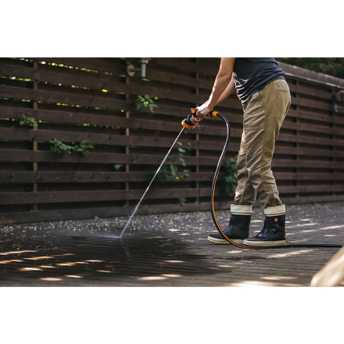 Пистолет-распылитель регулируемый 4 режима (1/8) "fiskars" 1020446