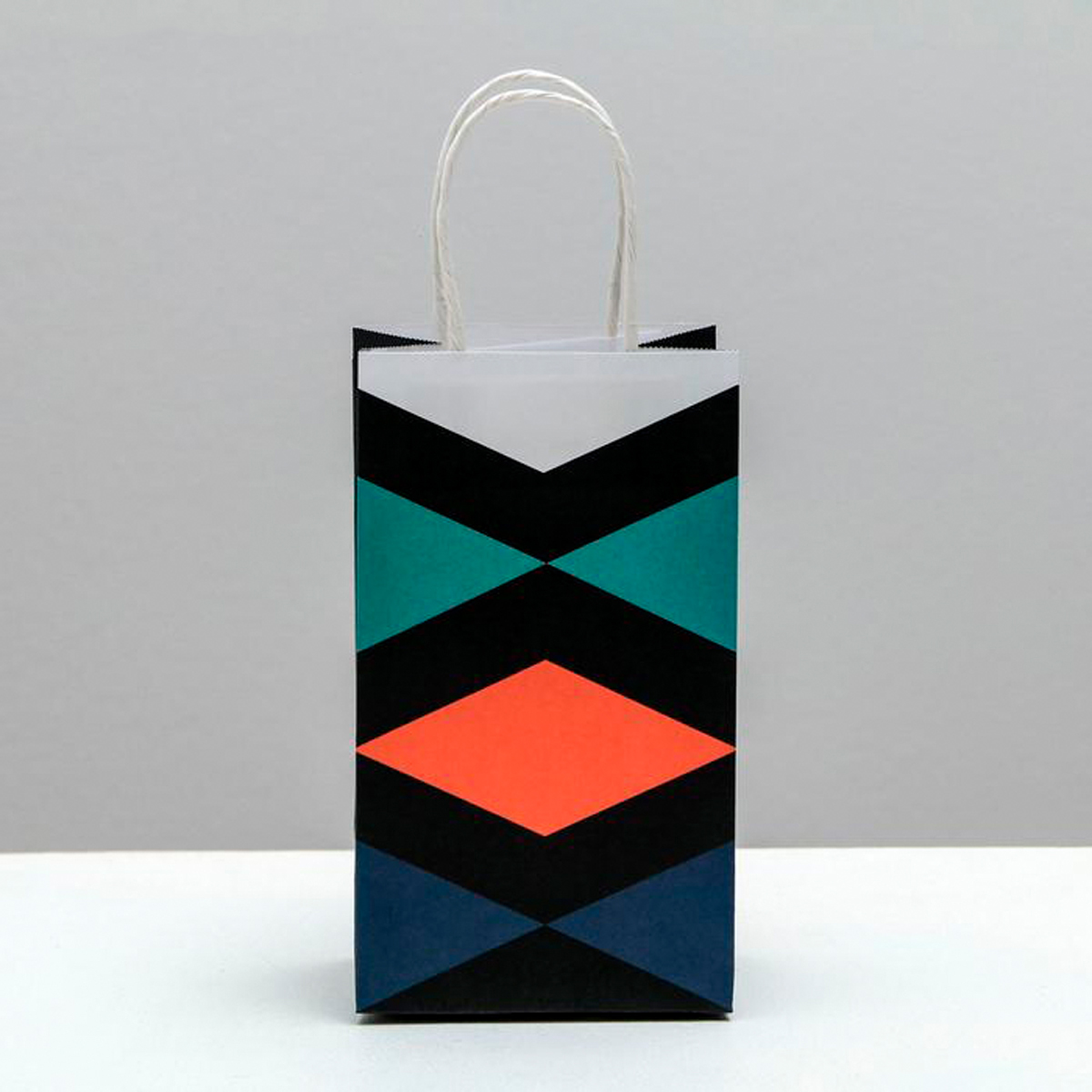 Пакет подарочный крафтовый "present" 12*21*9 см (1/500) "дарите счастье" 4753225