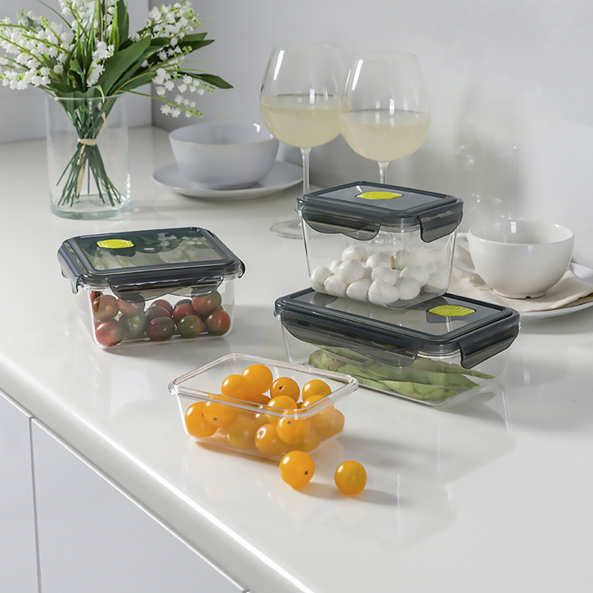 Контейнер для продуктов с клапаном "brilliant" 1,7 л квадратный (черный) (1/12) "бытпласт"