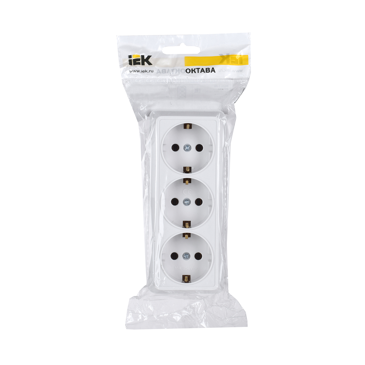 Розетка открыт. уст. "октава" 3-х местн. с заземл. рс23-3-об, 16а, белый (1/20/240) "iek"