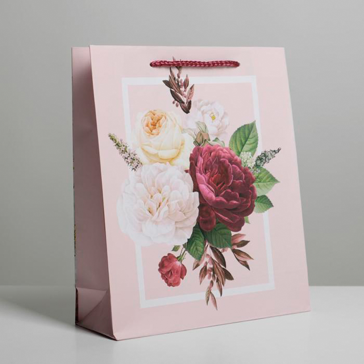 Пакет подарочный ламинир. "love" 23*27*8 см (1/300) "доступные радости" 6582683